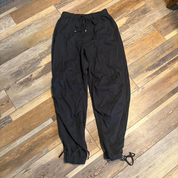 Black drawstring nylon cargo pants| Abercrombie Strappy Baggy - Picture 1 of 7